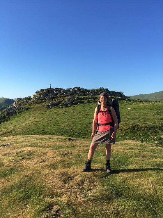 Vor der Marienstatue Vierge de Biakorri
